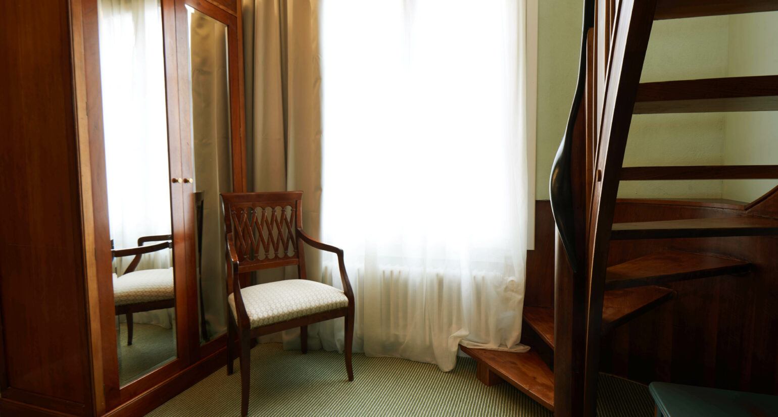 Hotel_Chateau_Guetsch_Luzern_Rooms_005_a